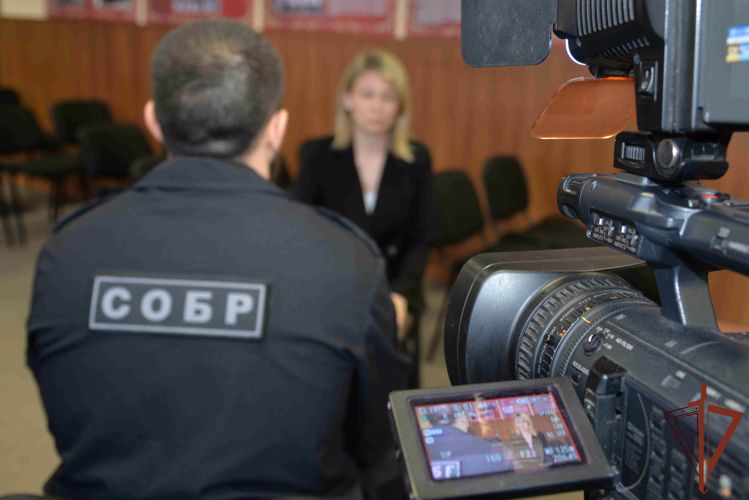  Сюжет о сотрудниках СОБР Росгвардии - участниках спецоперации сняли корреспонденты курганского ТВ (видео)