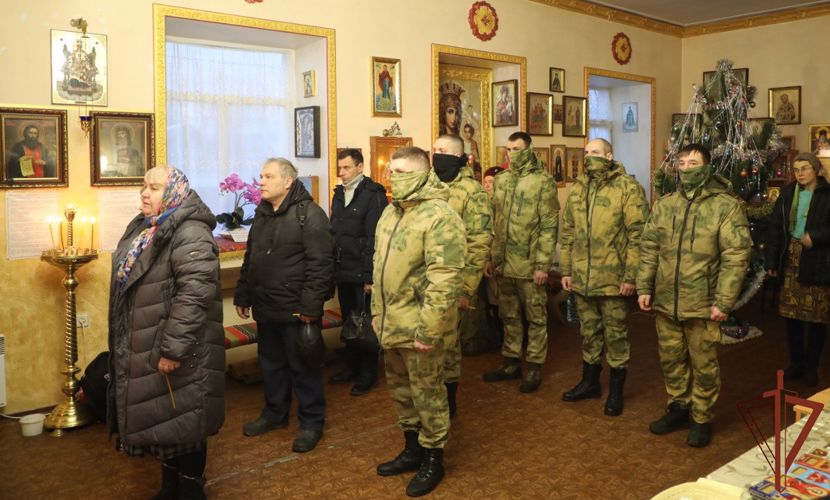 Росгвардейцы - участники специальной военной операции посетили Крещенскую литургию в Луганской Народной Республике