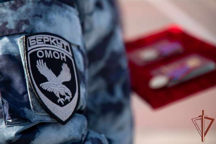В Крыму росгвардейцам, отличившимся в ходе СВО, вручены государственные награды