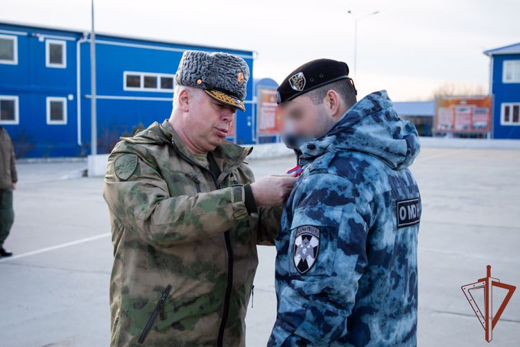 В Крыму росгвардейцам, отличившимся в ходе СВО,  вручены государственные награды 