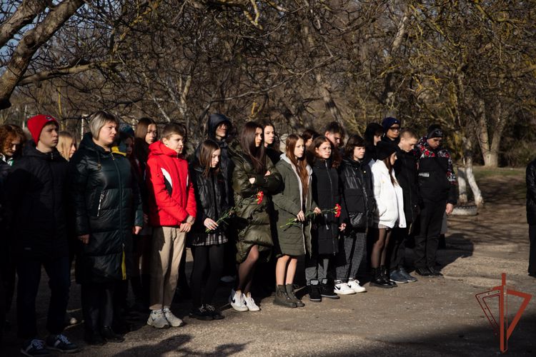 В Крыму открыли памятную доску военнослужащему Росгвардии, погибшему в ходе СВО