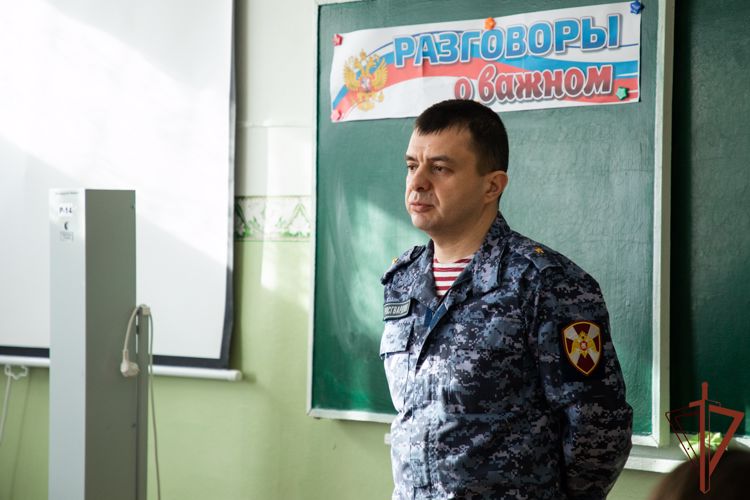 В Крыму открыли памятную доску военнослужащему Росгвардии, погибшему в ходе СВО