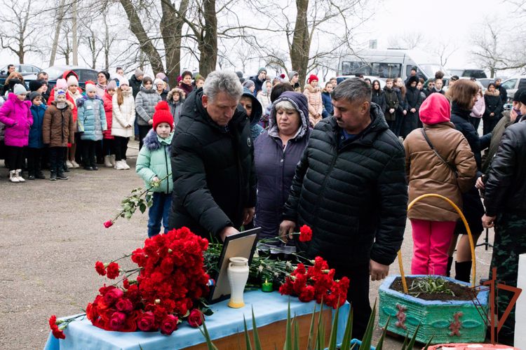 Именем военнослужащего Росгвардии названа школа в Крыму