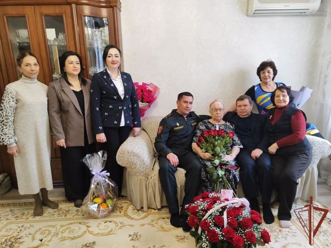 Росгвардейцы в Дагестане поздравили со 100-летним юбилеем ветерана Великой Отечественной войны