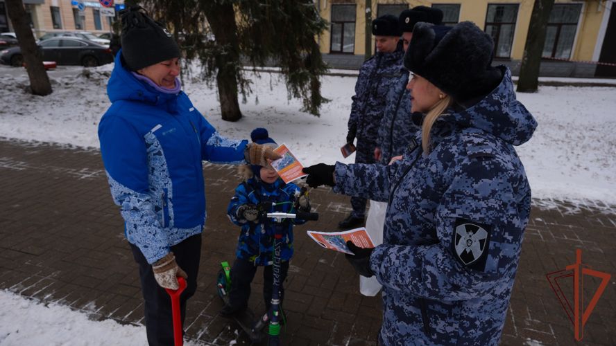В регионах ЦФО сотрудники Росгвардии проводят акцию «Безопасный Новый год»