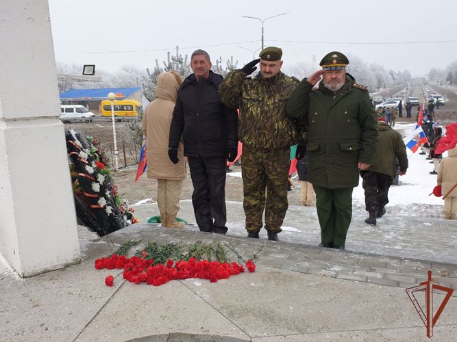 Росгвардейцы приняли участие в памятном мероприятии к 80-летию освобождения Черкесска от немецкой оккупации