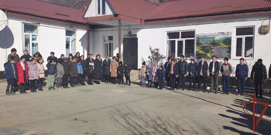 В дагестанском селе в память о погибшем росгвардейце открыли мемориальную доску