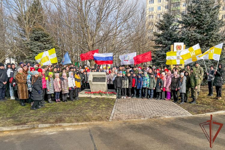  Росгвардейцы приняли участие в памятном митинге, приуроченном к 80-летию освобождения Ставрополя от немецко-фашистских захватчиков