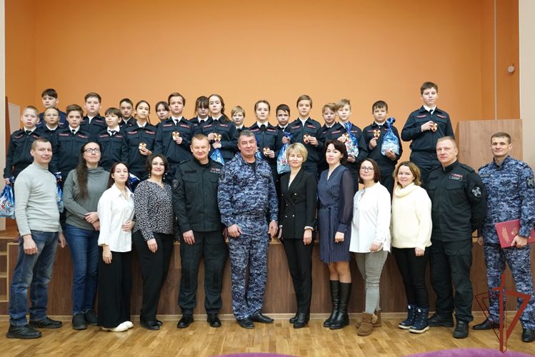 Архангельских школьников подшефного Росгвардии класса посвятили в кадеты (видео)