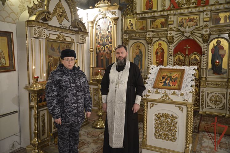 Сотрудники Росгвардии приняли участие в крещенских купаниях
