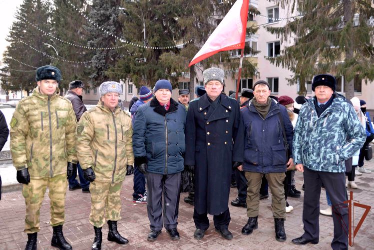 На Урале росгвардейцы провели военно-патриотические и спортивные мероприятия для молодежи
