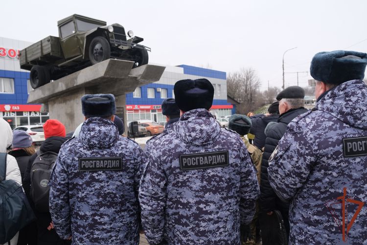 Росгвардейцы в Курске приняли участие в митинге, посвященном 80-летию прорыва блокады Ленинграда