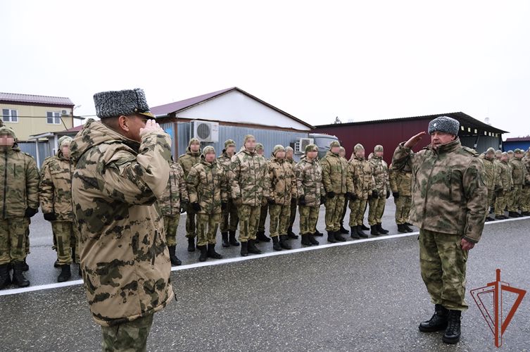 В ОГВ(с) поздравили бойцов ОМОН Росгвардии с успешным завершением служебной командировки