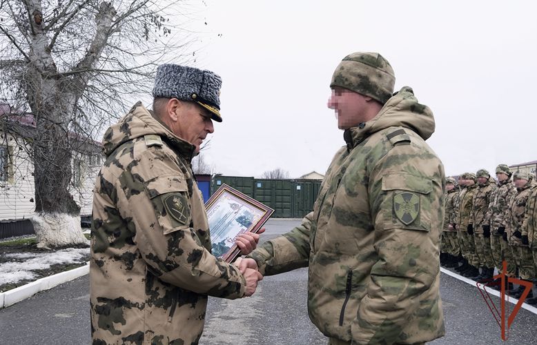 В ОГВ(с) поздравили бойцов ОМОН Росгвардии с успешным завершением служебной командировки