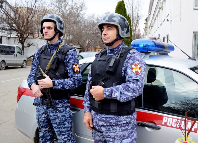 Сотрудники Росгвардии разыскали пропавшую девочку в Крыму