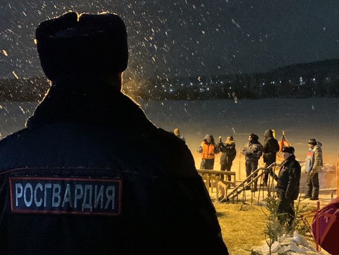 Росгвардейцы обеспечили безопасность граждан в период празднования Крещения Господня в Сибири