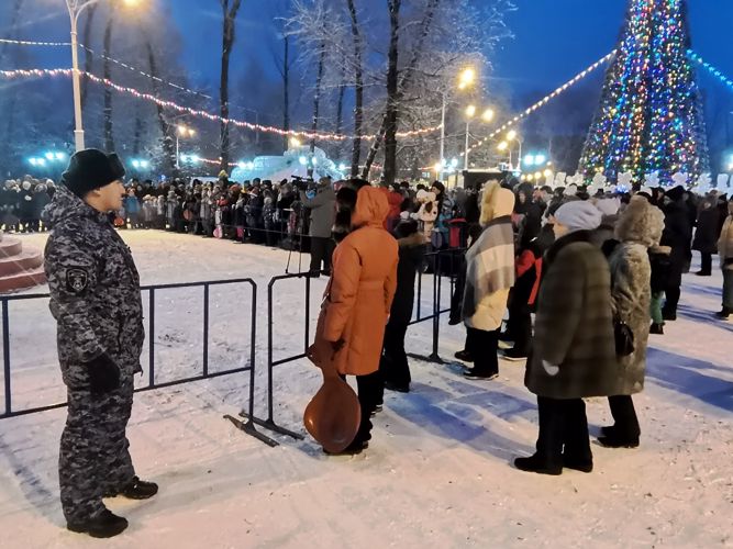 Безопасность в новогоднюю ночь обеспечила Росгвардия в Сибири