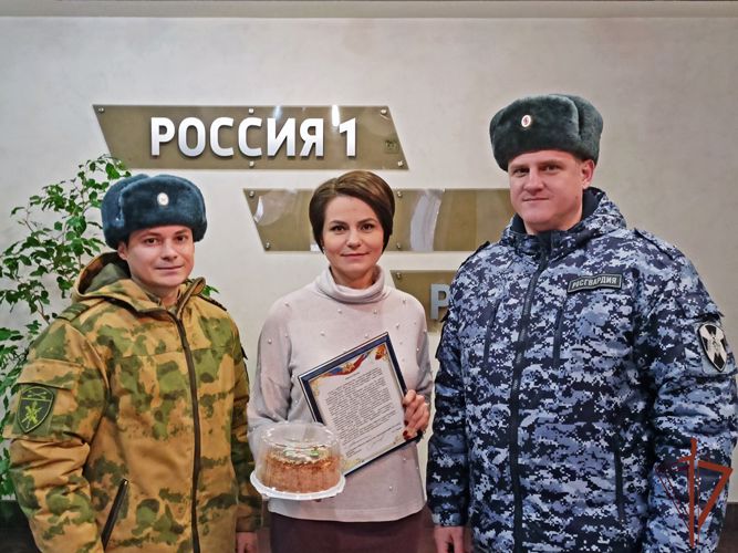 В День российской печати представители Росгвардии поздравили журналистов Сибири