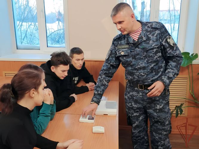 Профориентационные мероприятия с молодежью проводит Росгвардия в Сибири