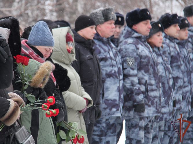 В Кузбассе увековечили память героически погибшего сотрудника ОМОН «Рубеж»