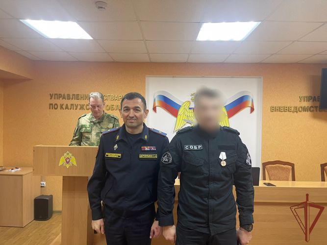 Росгвардейцам - участникам спецоперации вручили госнаграды в Калуге