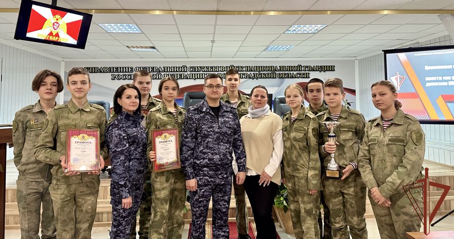 Волгоградские Росгвардейцы провели для своих кадет исторический квест в преддверии юбилея Победы в Сталинградской битве