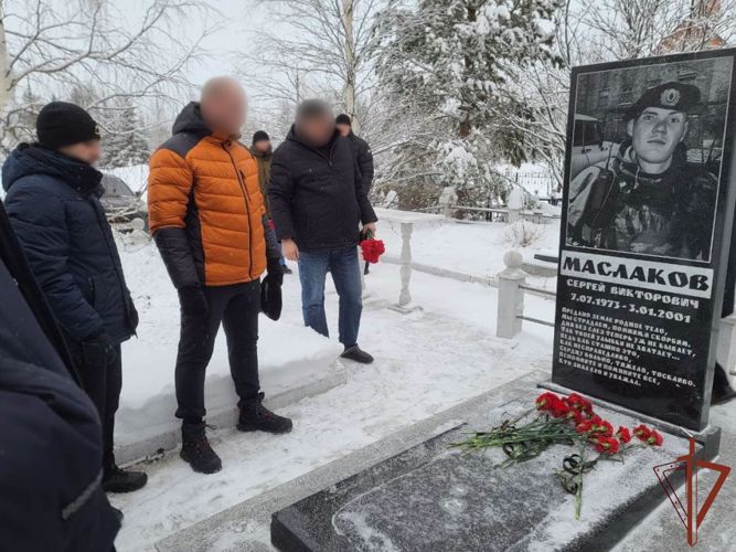 Ветераны и сотрудники ОМОН «Сокол-Югра» Росгвардии почтили память погибшего 22 года назад боевого товарища