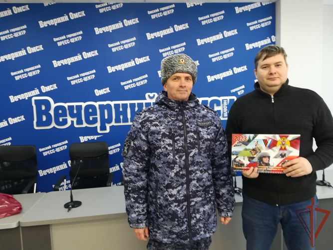 В День российской печати представители Росгвардии поздравили журналистов Сибири