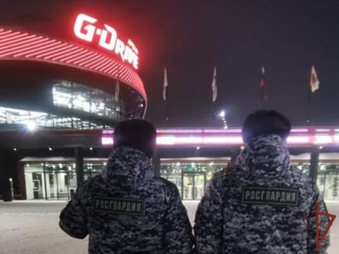 Общественную безопасность и правопорядок обеспечила Росгвардия на матче КХЛ в Омске 