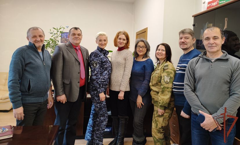В День российской печати представители Росгвардии поздравили журналистов Сибири