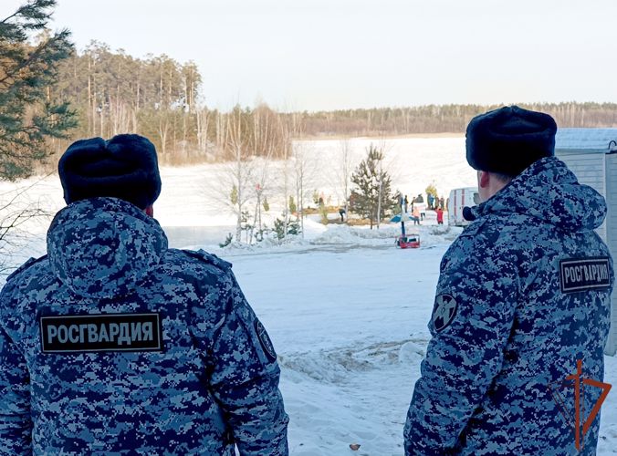 В городах Уральского округа Росгвардия обеспечила правопорядок во время празднования Крещения Господня