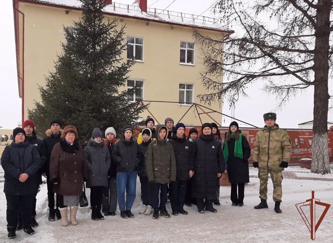 Дни открытых дверей, уроки мужества и соревнования организовали росгвардейцы для подрастающего поколения в Сибири