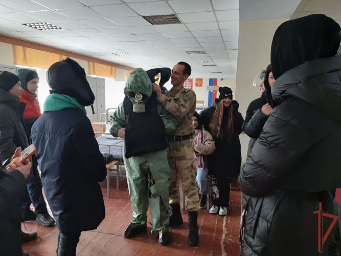 Дни открытых дверей, уроки мужества и соревнования организовали росгвардейцы для подрастающего поколения в Сибири