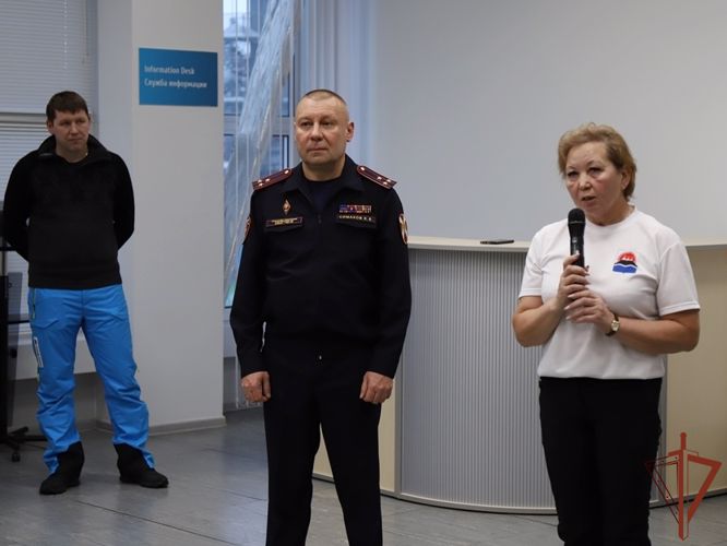 В Югре росгвардейцы провели военно-патриотические и спортивные мероприятия для молодежи региона