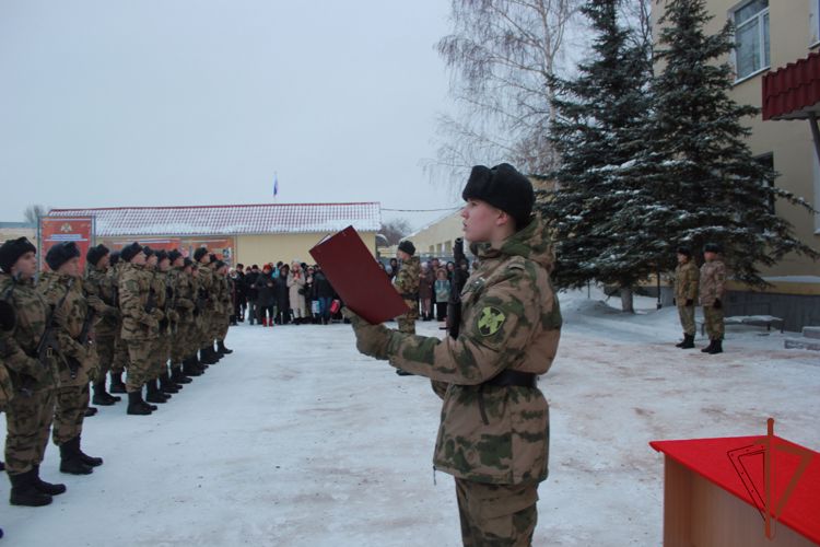 В Сибирском округе Росгвардии военнослужащие по призыву торжественно приняли присягу