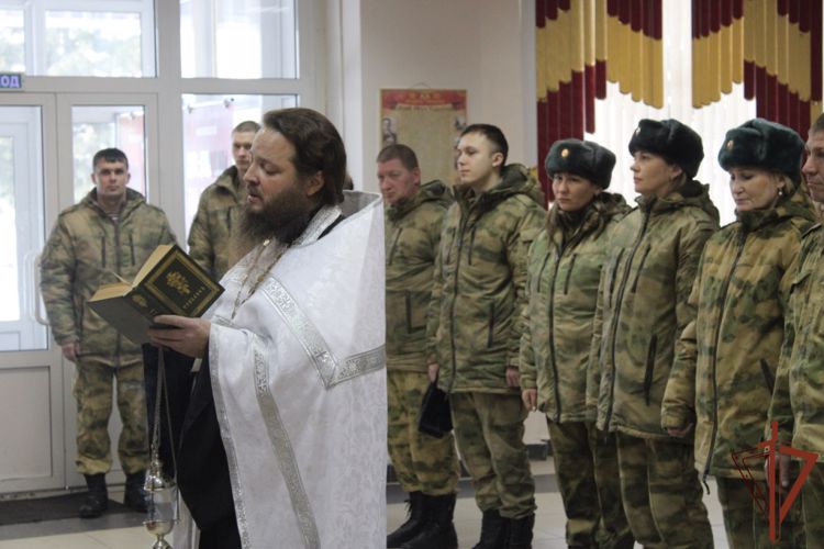 В городах Уральского округа Росгвардия обеспечила правопорядок во время празднования Крещения Господня