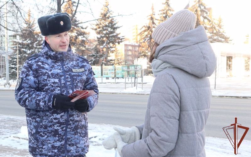 Всероссийская профилактическая акция Росгвардии «Безопасный Новый год» проходит на Урале