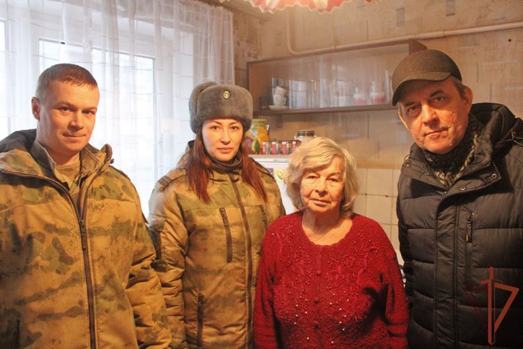 Военнослужащие Северо-Западного округа Росгвардии навестили жителей блокадного Ленинграда