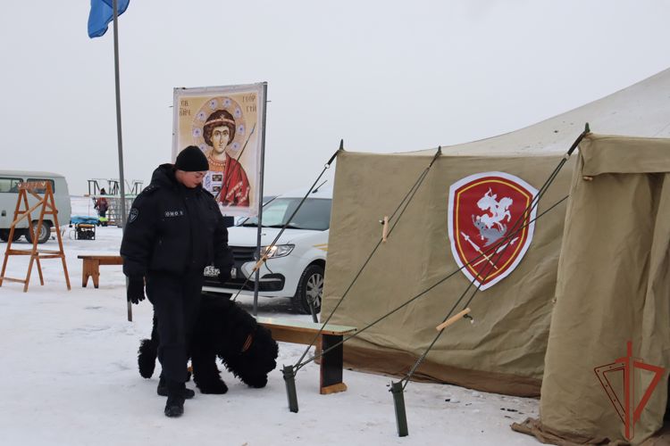  Безопасность религиозного праздника на Дальнем Востоке обеспечили сотрудники Росгвардии