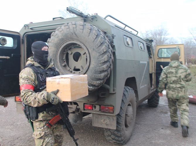Росгвардейцы доставили школьникам Луганской Народной Республики новую партию книг