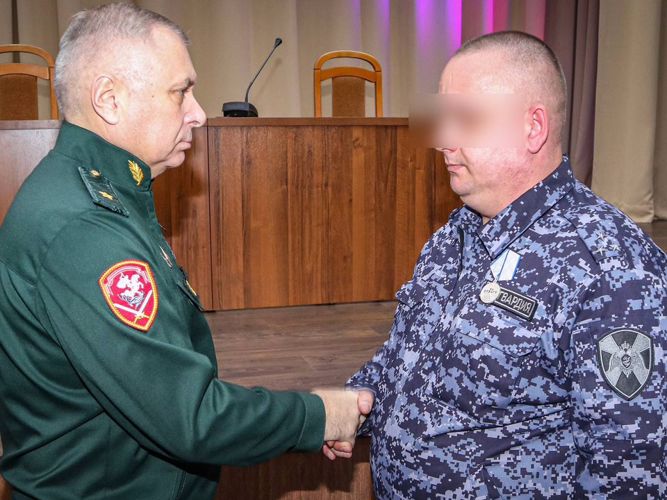 Командующий СЗО Росгвардии вручил госнаграды росгвардейцам-участникам спецоперации 