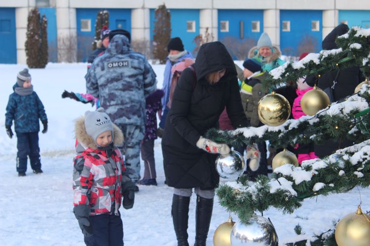 РОЖДЕСТВЕНСКУЮ ЕЛКУ ДЛЯ ДЕТЕЙ СОТРУДНИКОВ СПЕЦПОДРАЗДЕЛЕНИЯ ПРОВЕЛИ В СТОЛИЧНОМ ГЛАВКЕ РОСГВАРДИИ