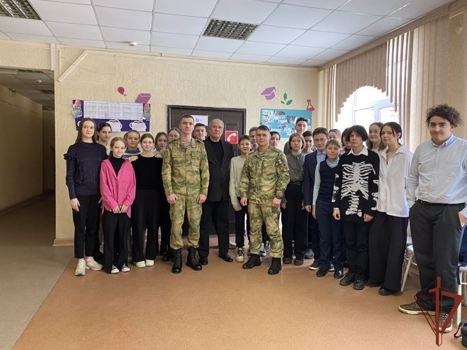 На Урале росгвардейцы провели военно-патриотические и спортивные мероприятия для молодежи