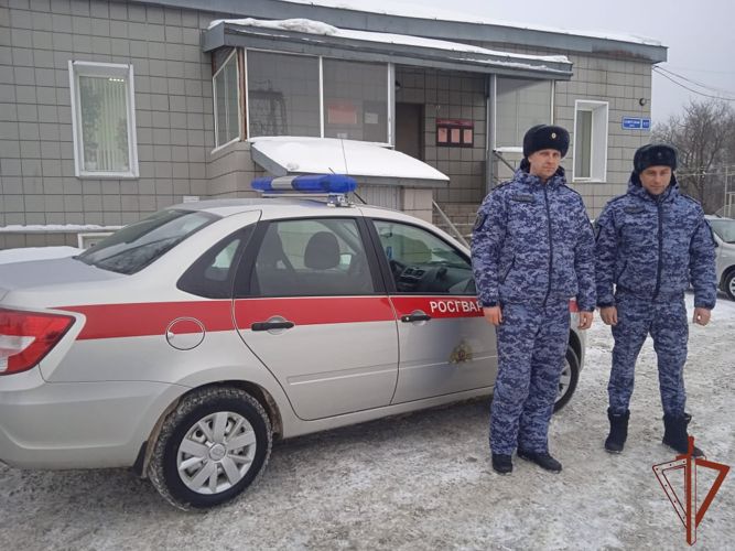 В городе Слободском росгвардейцы помогли вернуться домой потерявшемуся подростку
