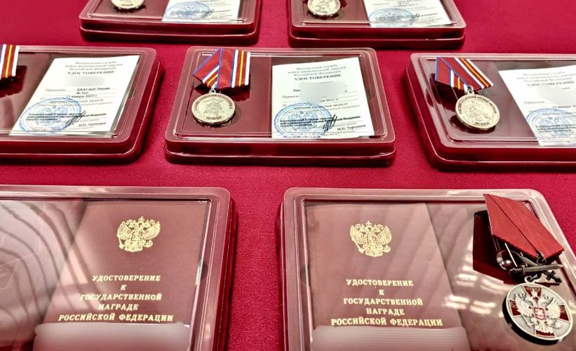 Росгвардейцам - участникам спецоперации вручены госнаграды в Севастополе