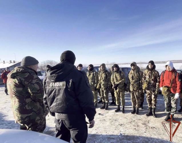 На Урале росгвардейцы провели военно-патриотические и спортивные мероприятия для молодежи