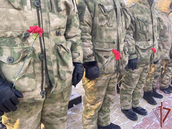 Росгвардейцы почтили память погибших коллег