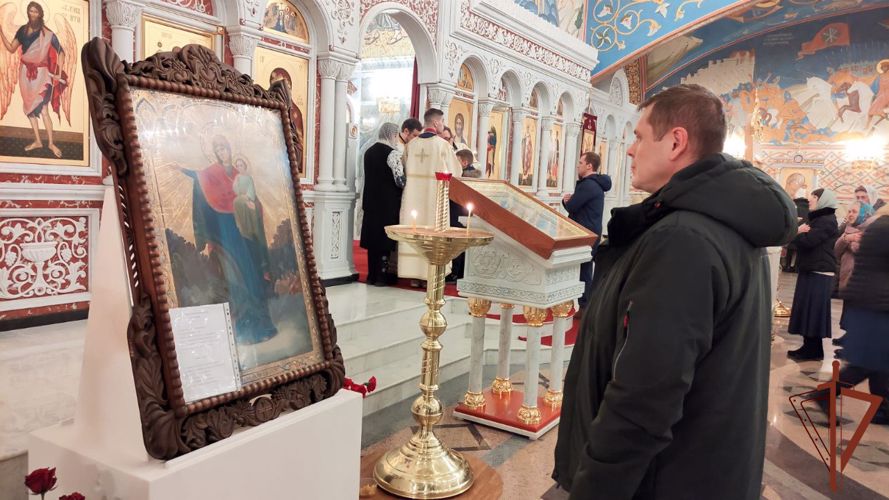 Росгвардейцы приняли участие в крещенских купаниях (видео)