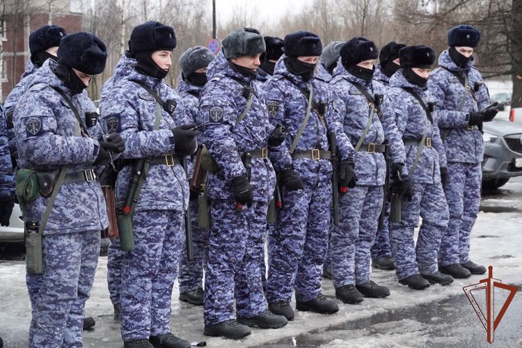 Росгвардейцы обеспечили общественную безопасность на хоккейном матче в Санкт-Петербурге