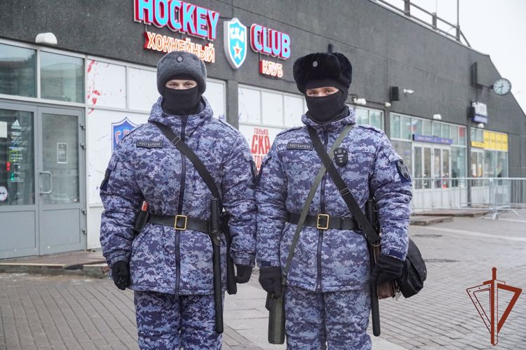 Росгвардейцы обеспечили общественную безопасность на хоккейном матче в Санкт-Петербурге